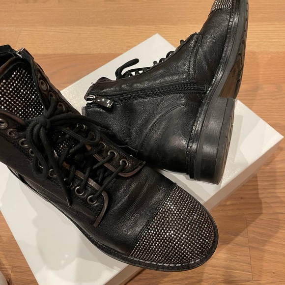 Black leather booties size 7 - Picture 4 of 9